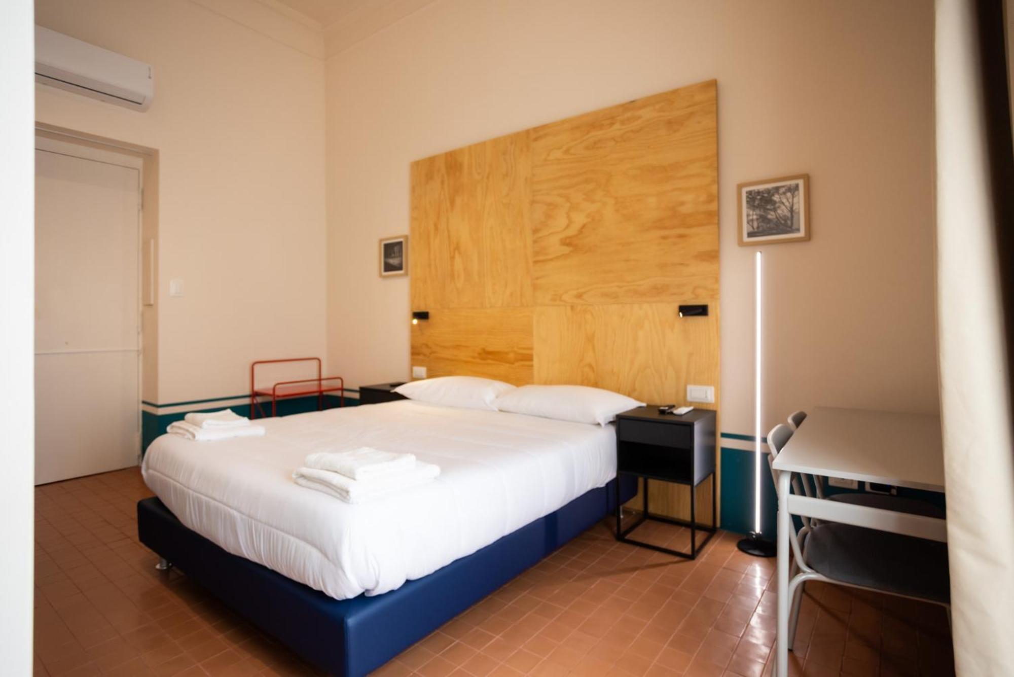 Don Vittorio A Chiaia Hotel เนเปิลส์ ภายนอก รูปภาพ